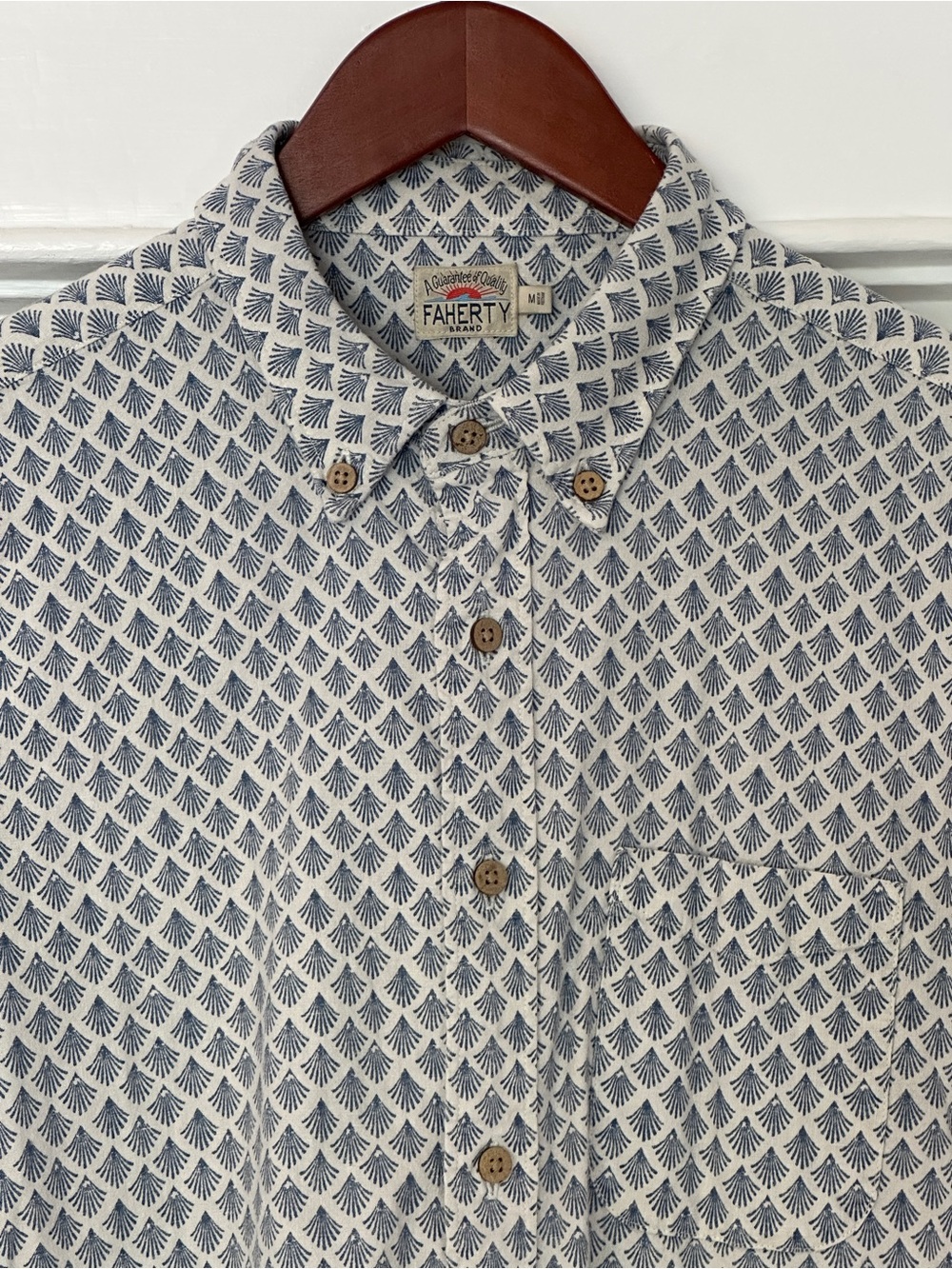Faherty SS Breeze Shirt White Wall Scallop Print
